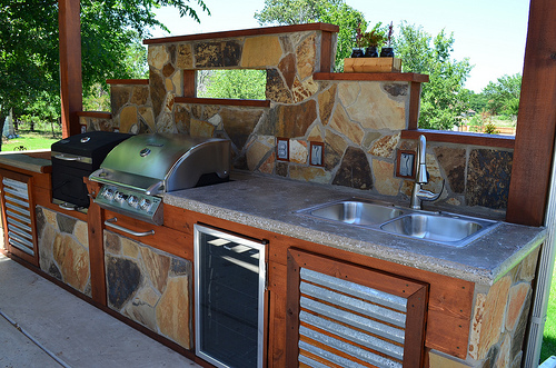 How to Enhance Outdoor Spaces with Decorative Concrete Countertops